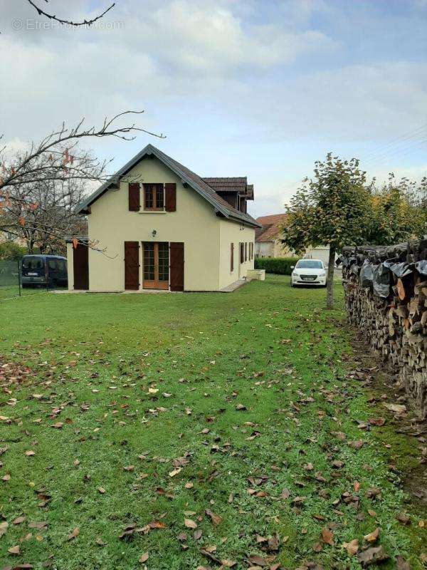 Maison à MANTOCHE