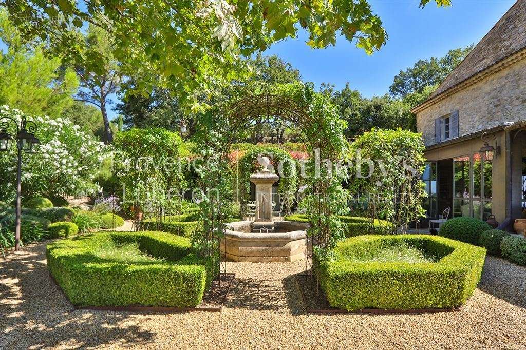 Maison à LA BASTIDE-DES-JOURDANS