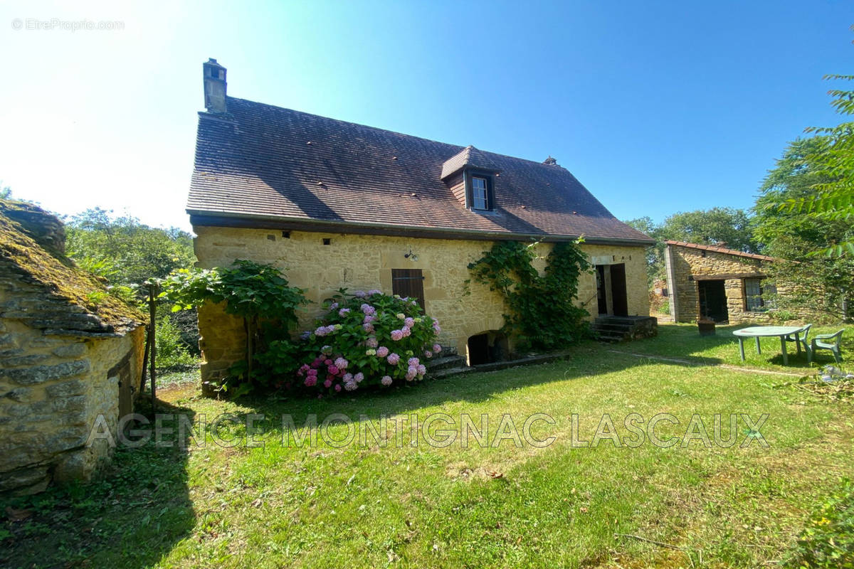 Maison à LA CHAPELLE-AUBAREIL