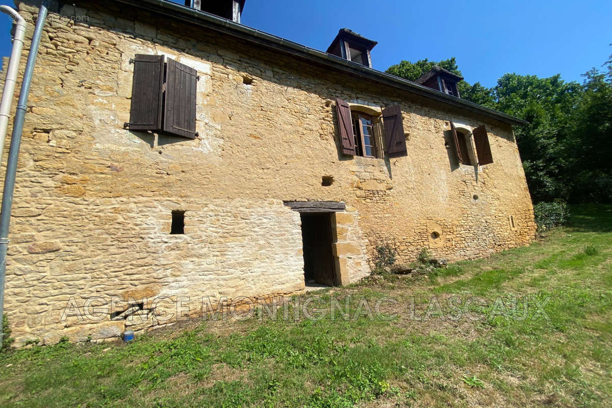 Maison à LA CHAPELLE-AUBAREIL