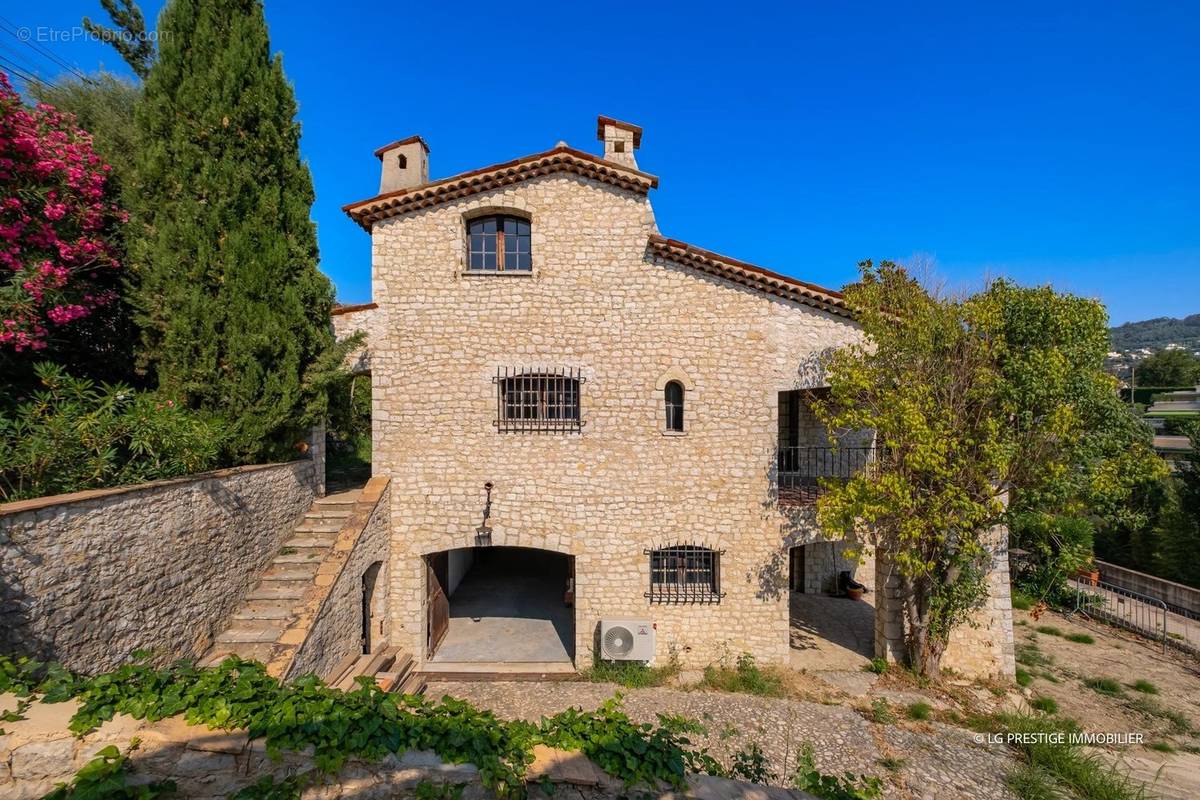 Maison à MANDELIEU-LA-NAPOULE