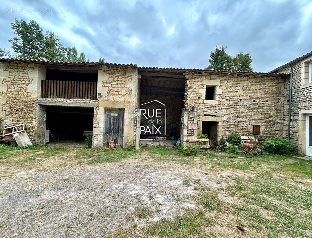 Maison à LA CRECHE