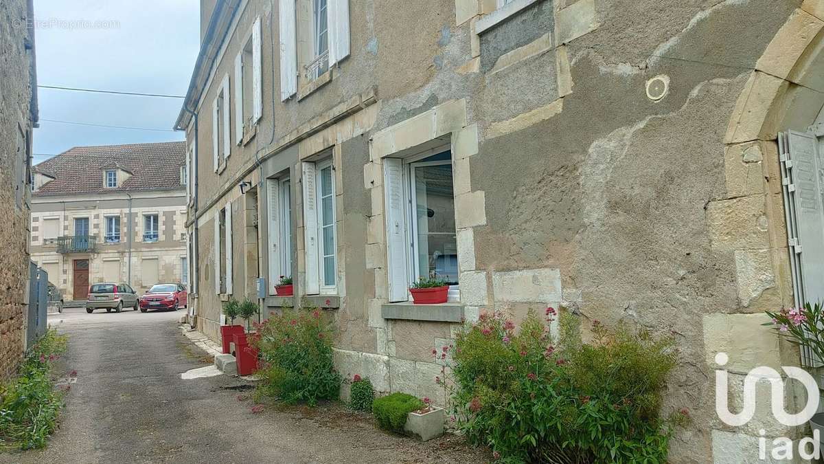 Photo 2 - Maison à ETAIS-LA-SAUVIN