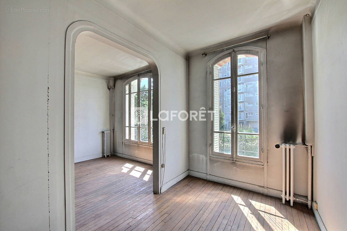 Appartement à COURBEVOIE