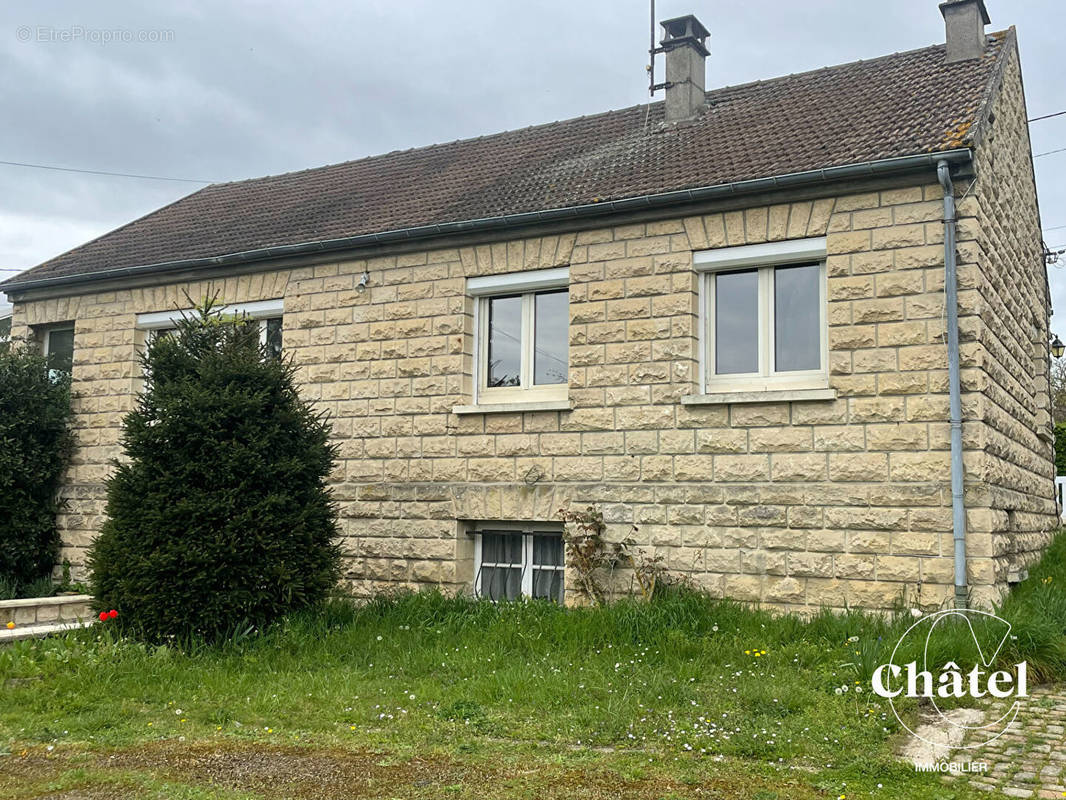 Maison à SAINT-LEU-D&#039;ESSERENT