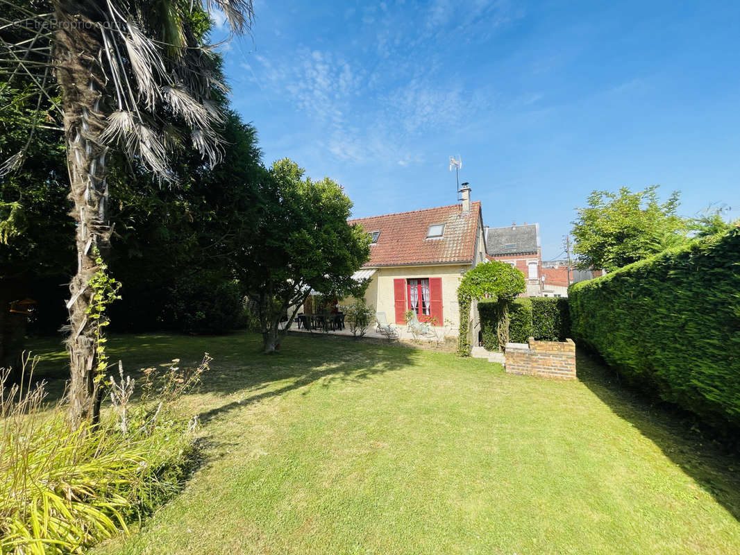 Maison à SAINT-QUENTIN