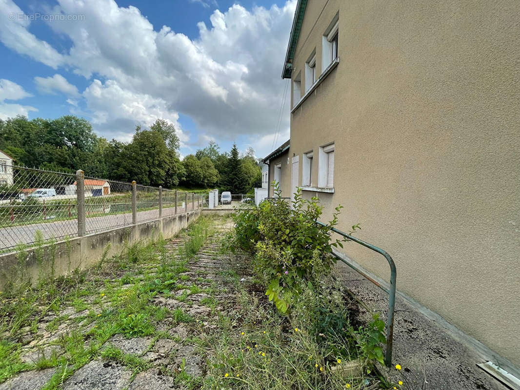 Maison à BRIENON-SUR-ARMANCON