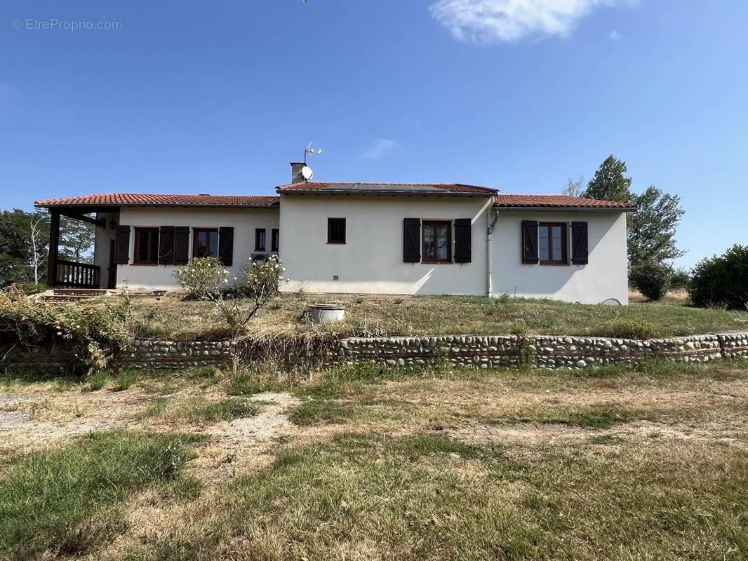 Maison à CALMONT