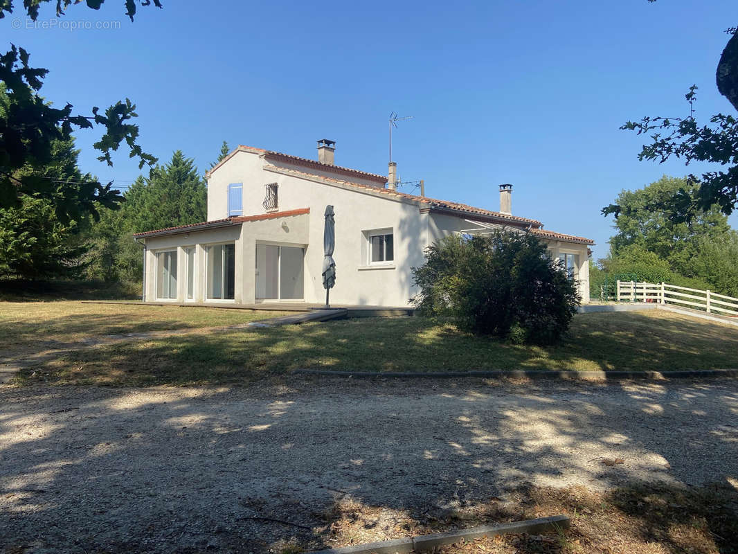 Maison à LAVARDAC