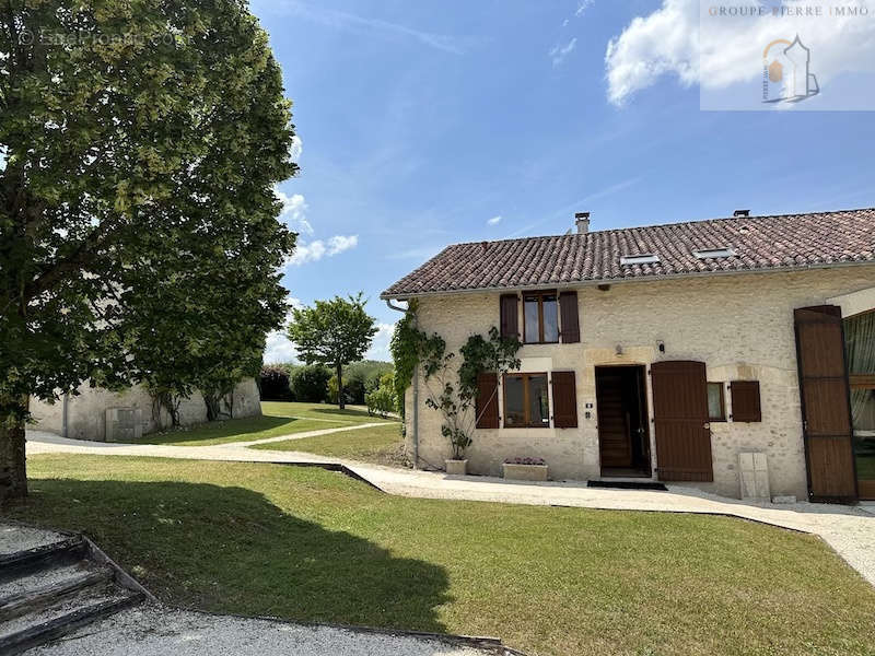 Maison à CHAMPAGNE-ET-FONTAINE