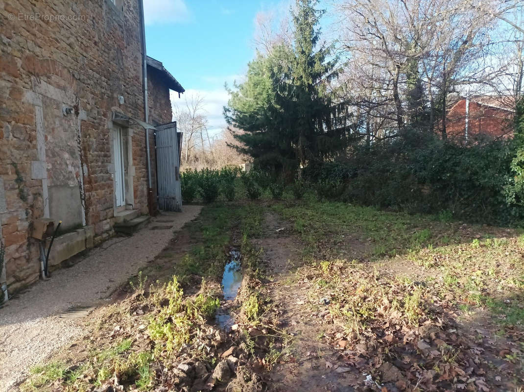 Maison à CRECHES-SUR-SAONE