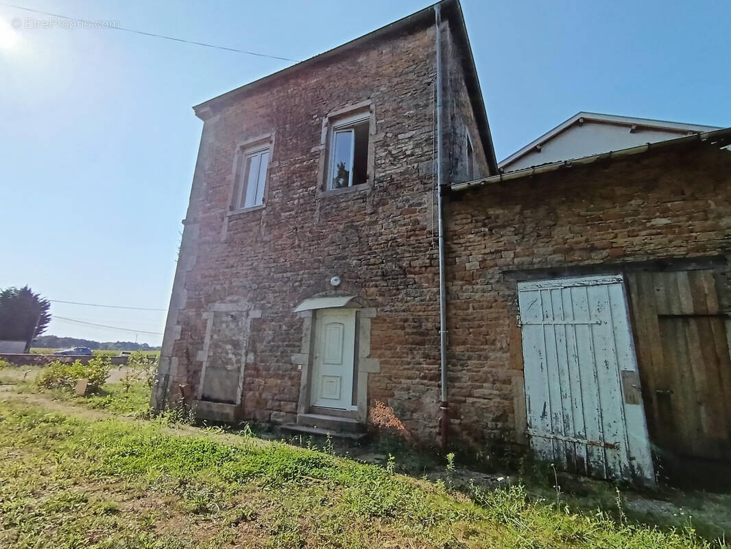 Maison à CRECHES-SUR-SAONE