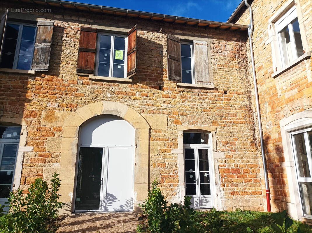 Maison à CRECHES-SUR-SAONE