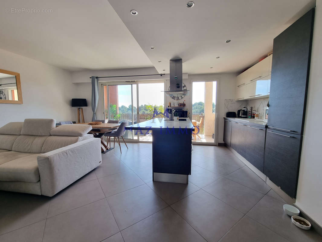 Appartement à MOUGINS