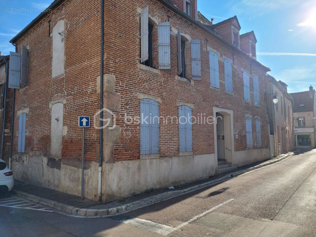 Appartement à SEURRE