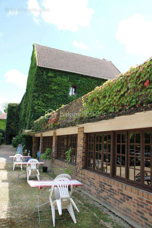 Maison à MEZIERES-SUR-OISE