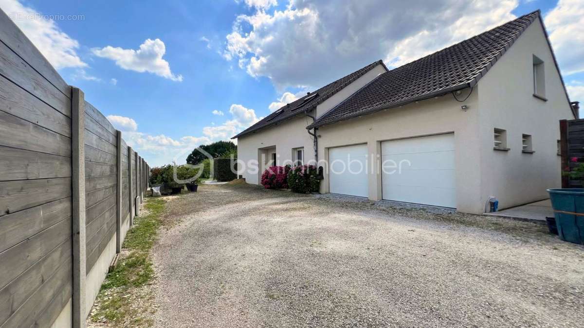 Maison à LOURY