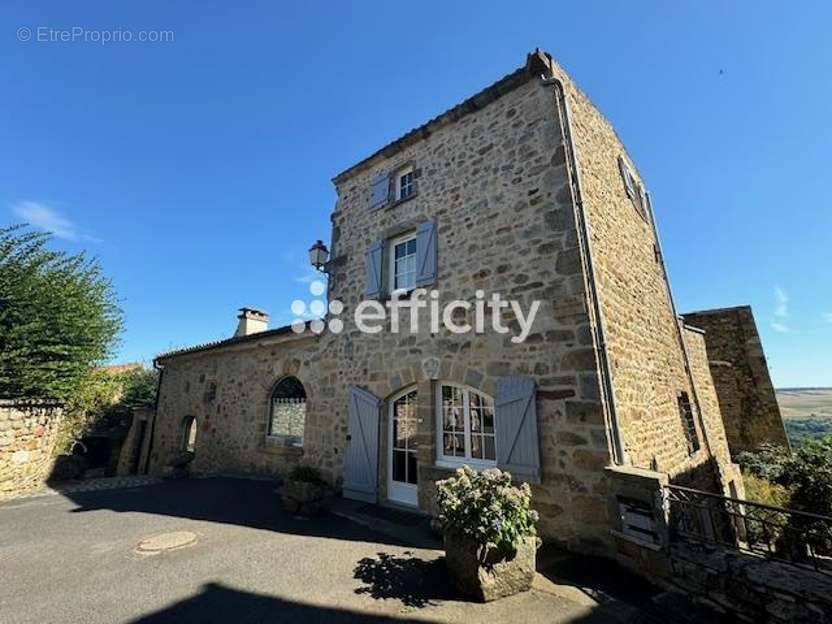 Maison à MONTPEYROUX