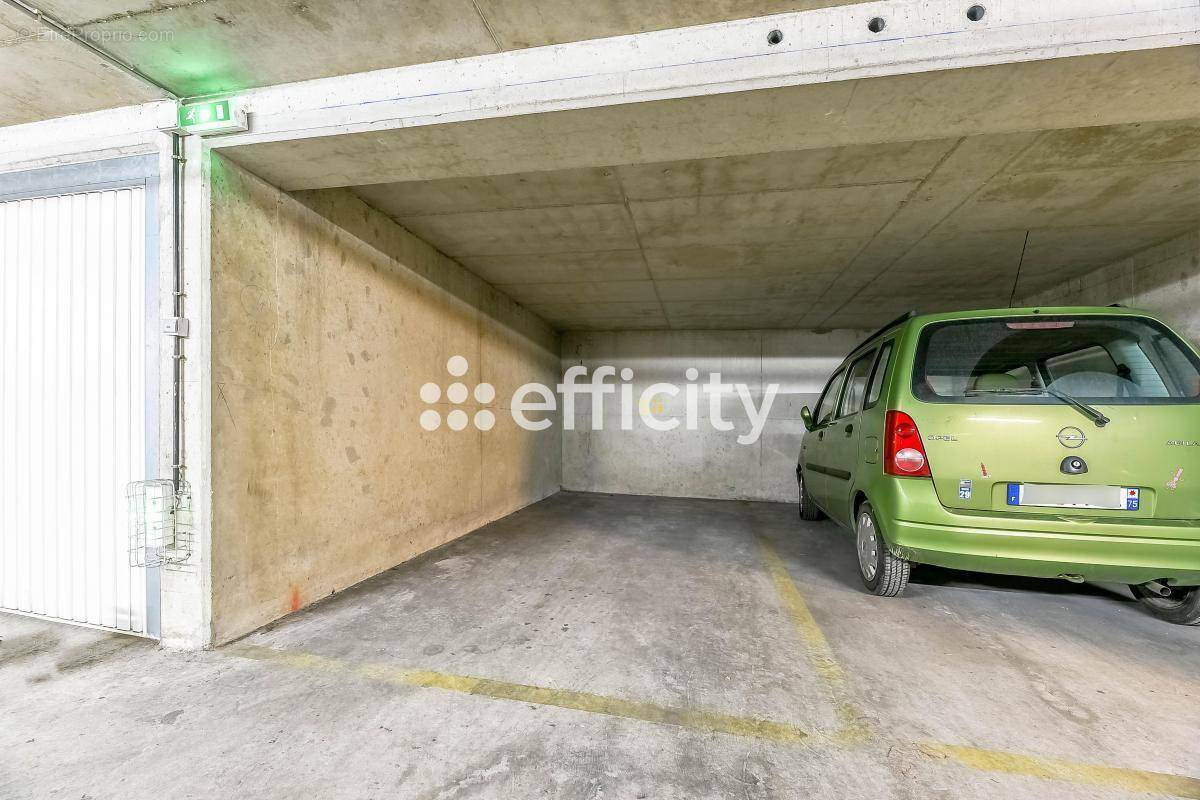 Parking à PARIS-19E