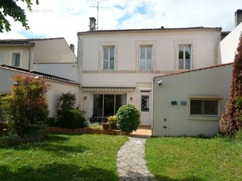 Maison à COGNAC