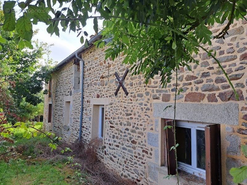 Maison à SAINT-CENERI-LE-GEREI