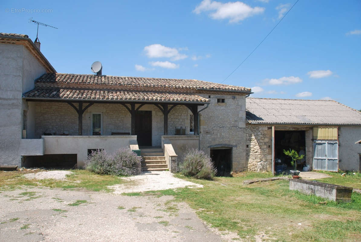 Maison à MONTAIGU-DE-QUERCY