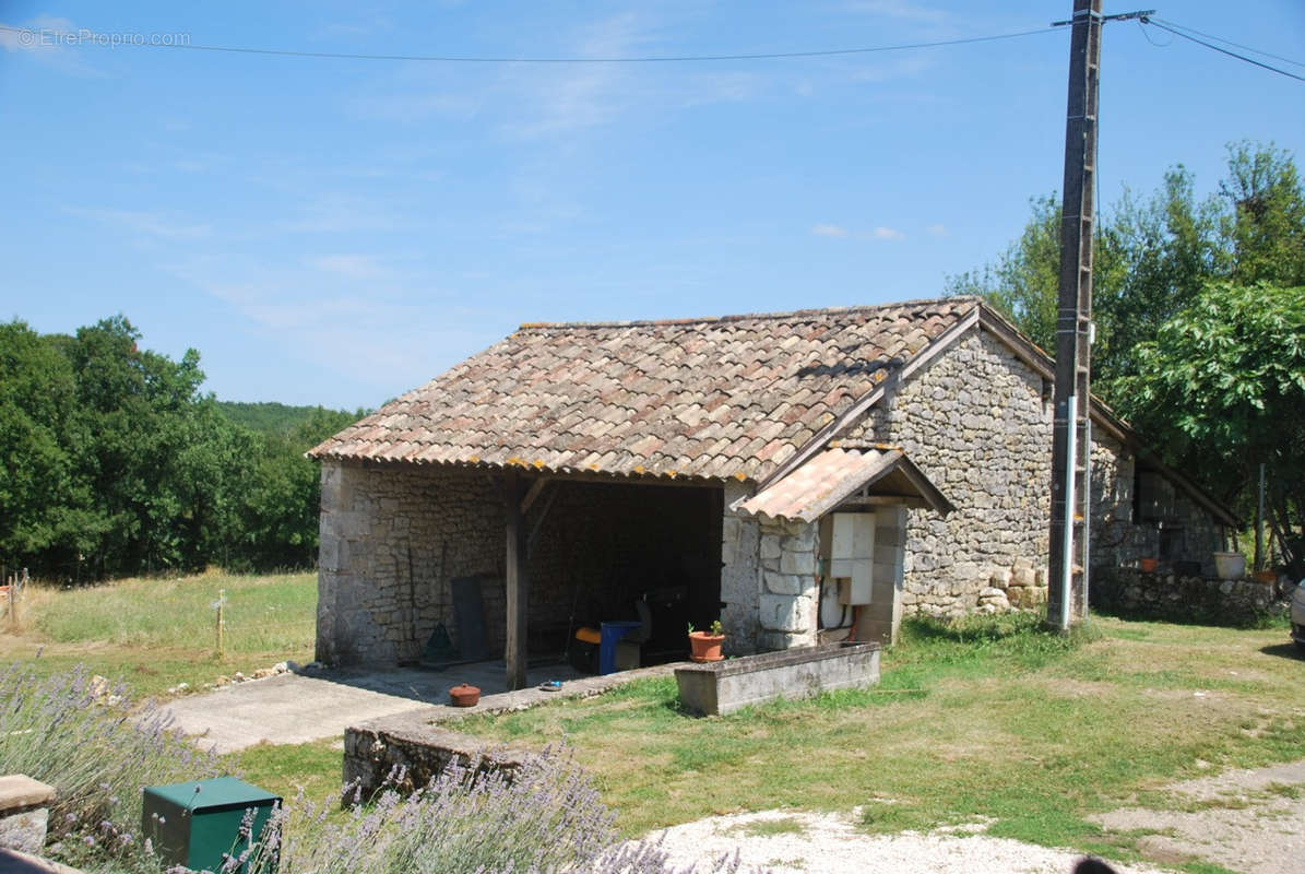 Maison à MONTAIGU-DE-QUERCY