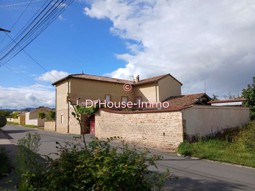 Maison à CRECHES-SUR-SAONE