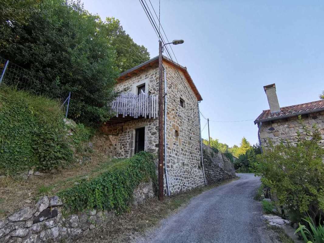   - Maison à ANTRAIGUES-SUR-VOLANE