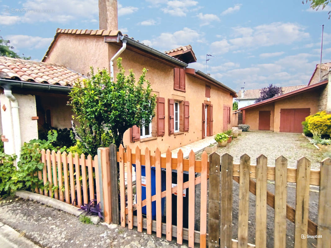 Maison à CASTELGINEST