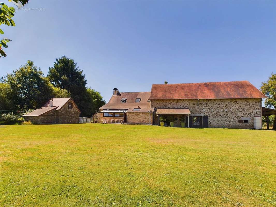 Maison à SAINT-YRIEIX-LA-PERCHE