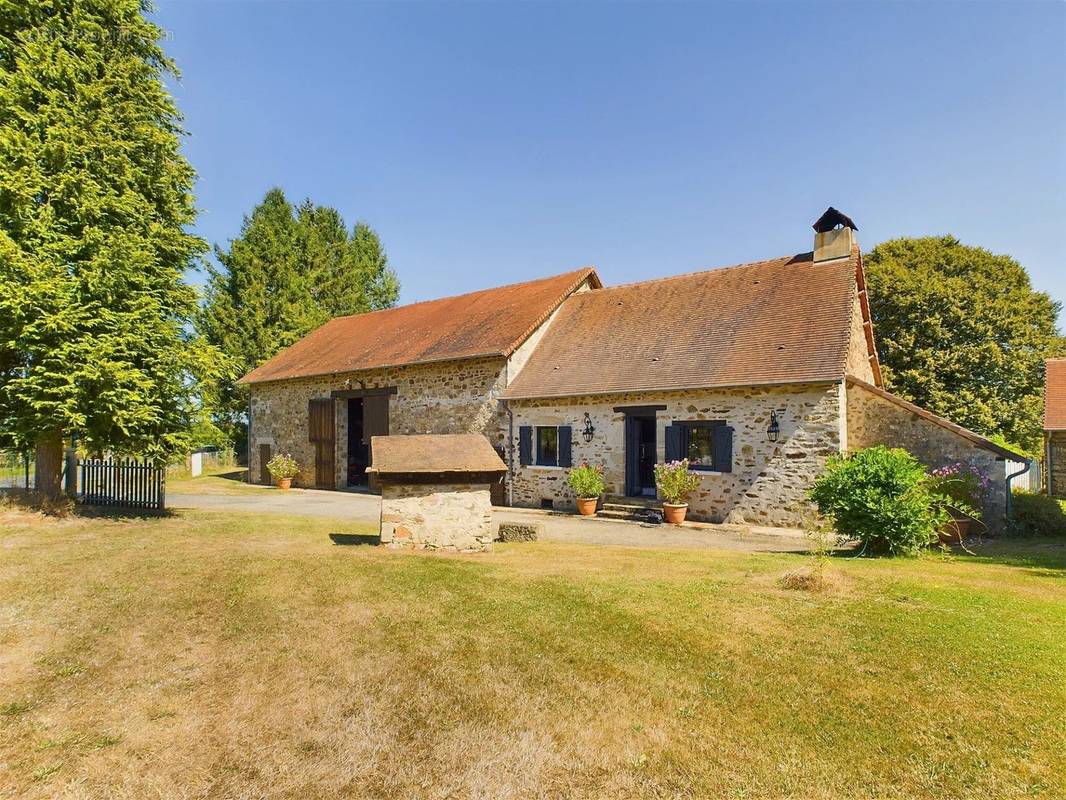 Maison à SAINT-YRIEIX-LA-PERCHE