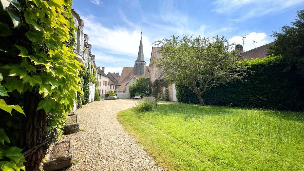 Maison à BOUSSAC