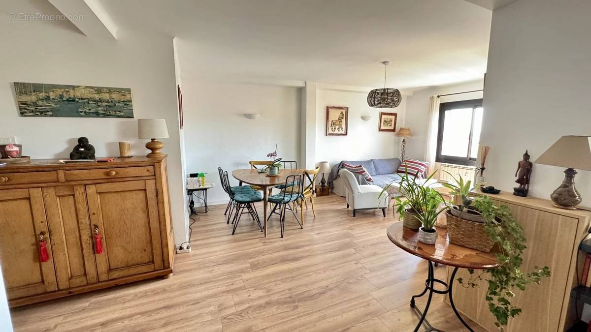 Appartement à SIX-FOURS-LES-PLAGES