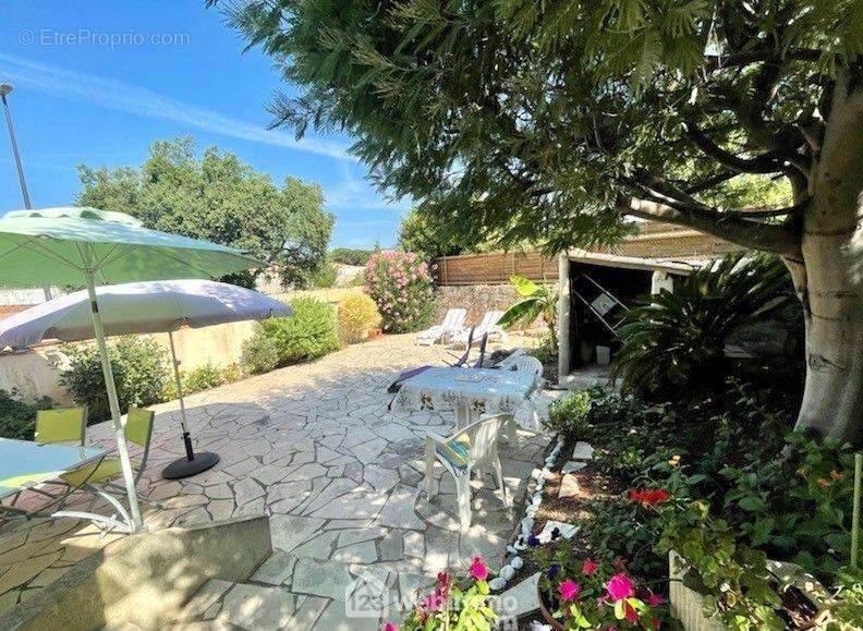 Grande Terrasse et Jardin - Maison à SAINTE-MAXIME