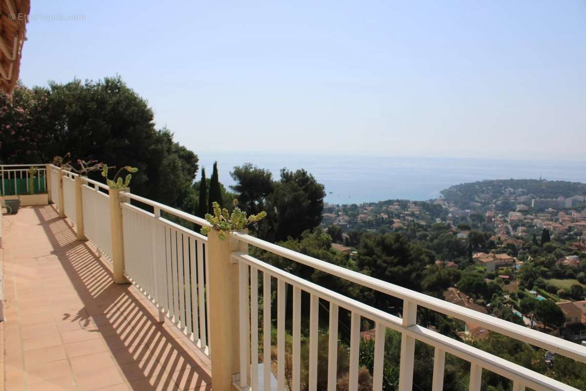 Appartement à ROQUEBRUNE-CAP-MARTIN