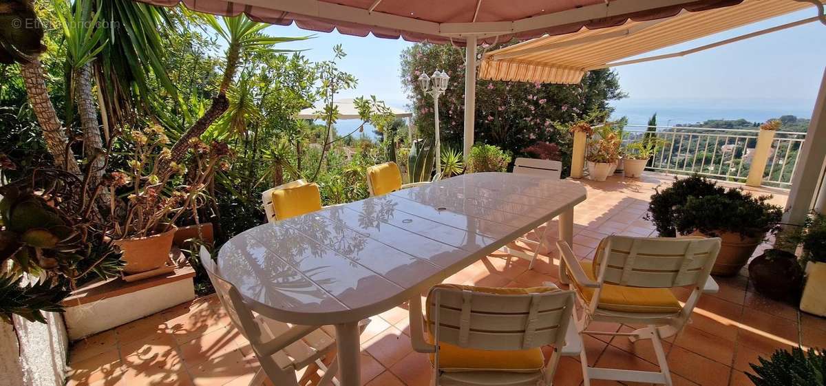 Appartement à ROQUEBRUNE-CAP-MARTIN