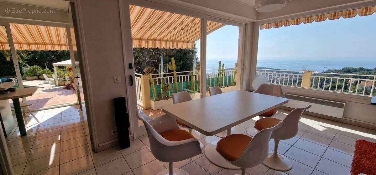 Appartement à ROQUEBRUNE-CAP-MARTIN