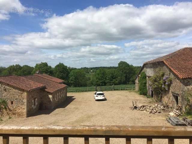 Maison à CONFOLENS