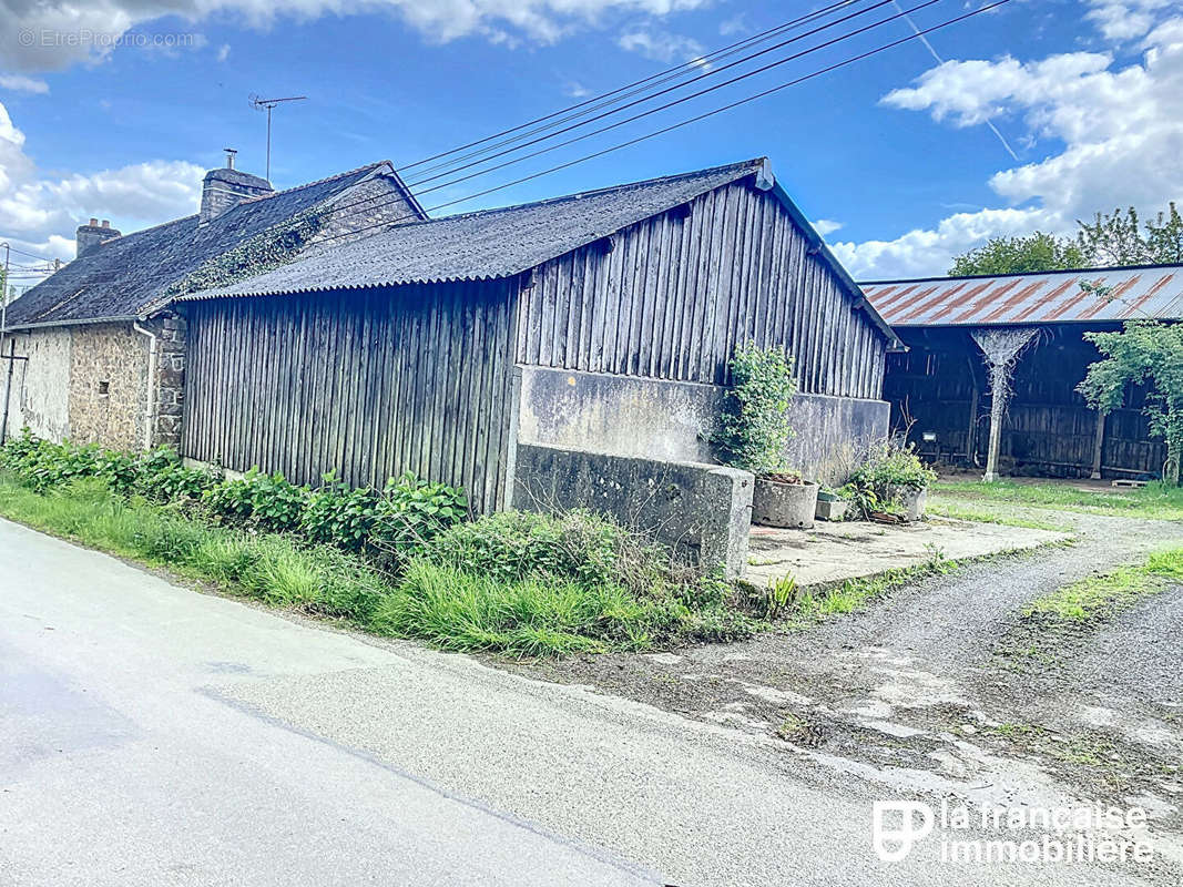 Maison à MEZIERES-SUR-COUESNON