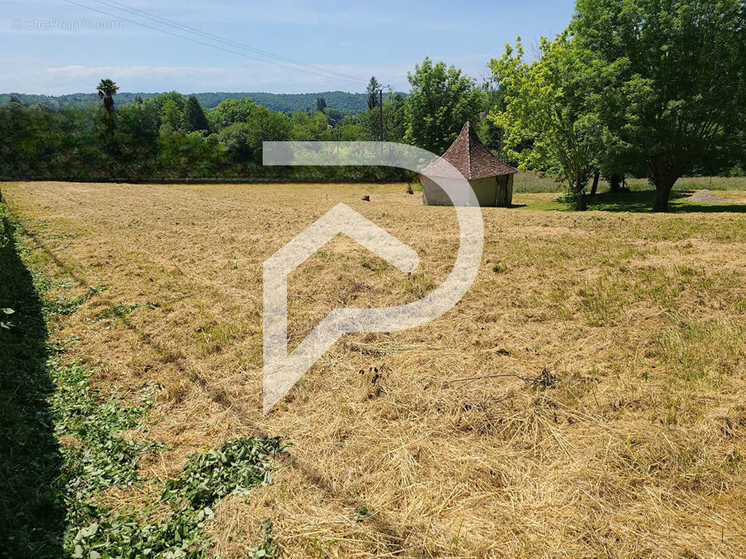 Terrain à SALIES-DE-BEARN