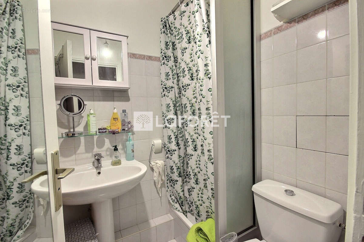 Appartement à COURBEVOIE