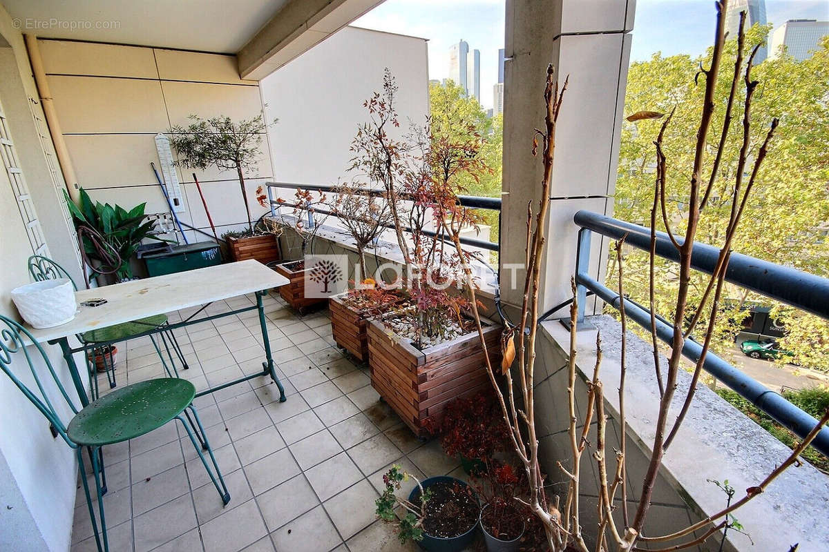 Appartement à COURBEVOIE