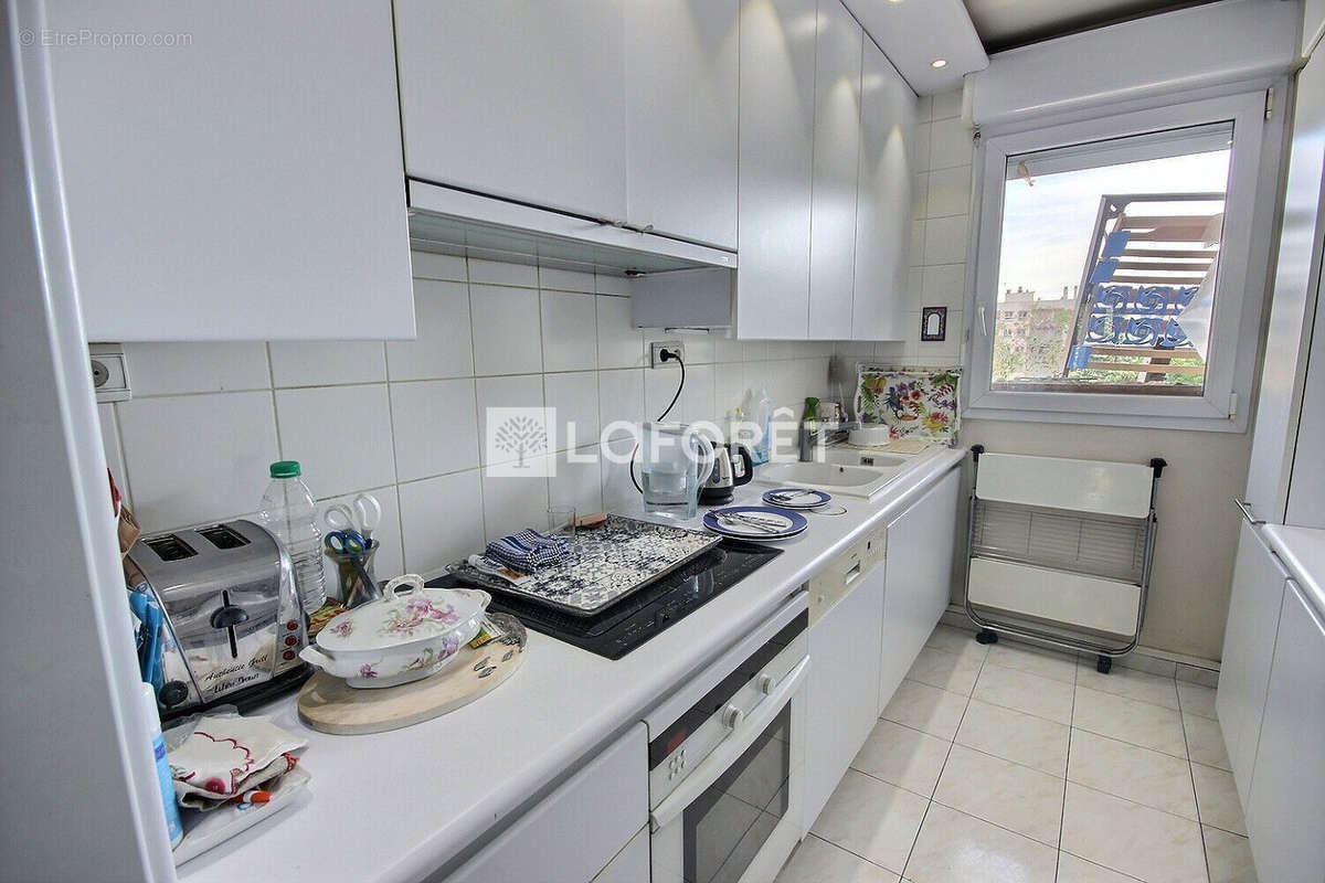 Appartement à COURBEVOIE