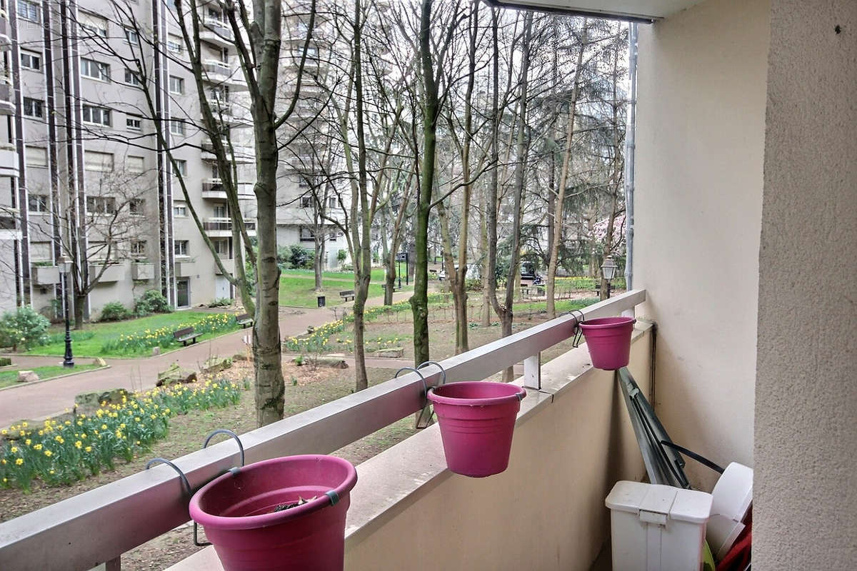 Appartement à COURBEVOIE