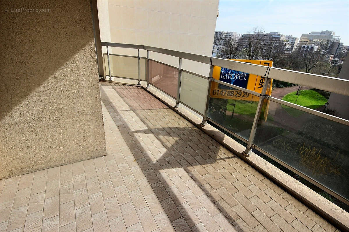 Appartement à COURBEVOIE