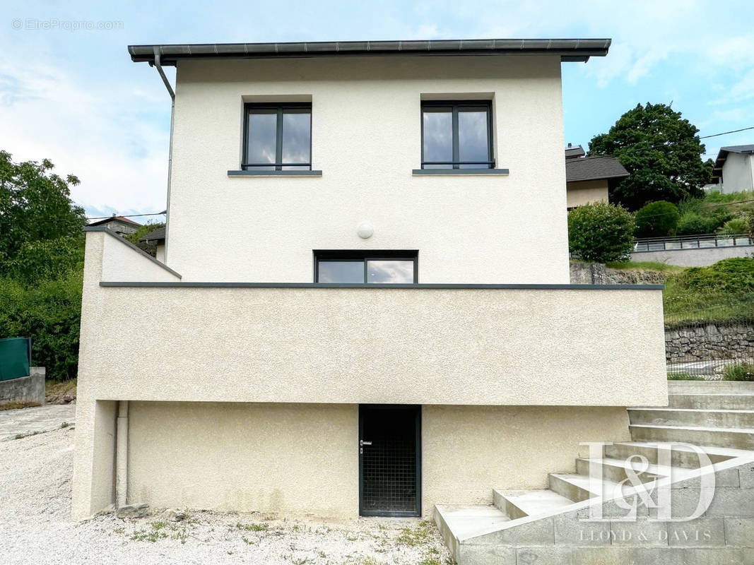 Maison à SAINT-JEOIRE-PRIEURE