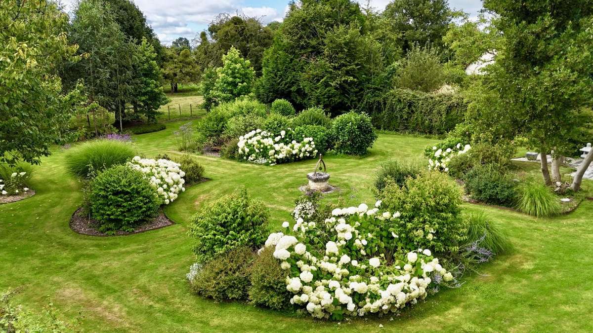 JARDIN FLEURI - Maison à PONT-L&#039;EVEQUE