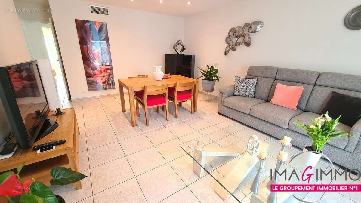 Appartement à MAUGUIO