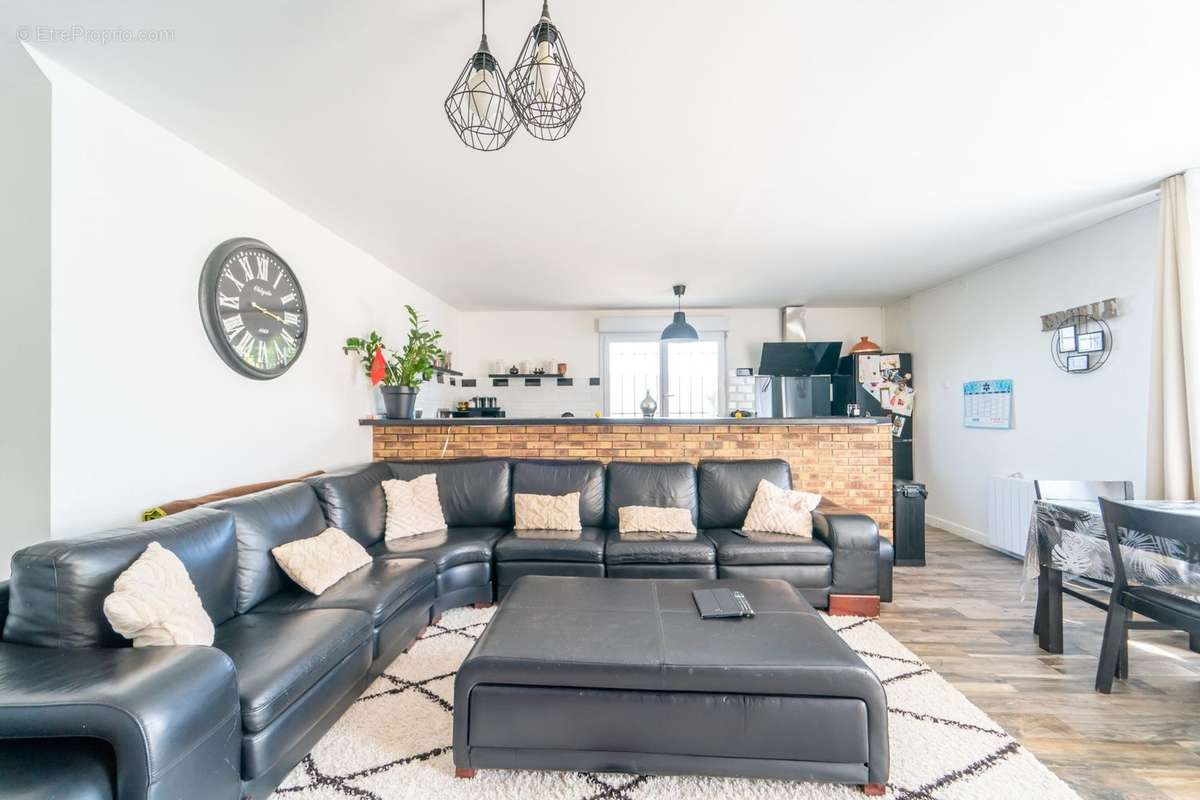 Séjour Duplex - Appartement à TRILBARDOU